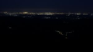 Dieses Bild zeigt eine Webcam-Aufnahme vom Achertal, aufgenommen am Freitag, den 24.04.2026 um 05:10 Uhr. Die Temperatur betrug 7.9°C.