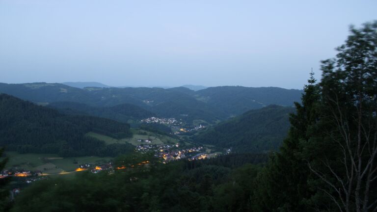 Dieses Bild zeigt eine Webcam-Aufnahme vom Achertal, aufgenommen am Montag, den 25.05.2026 um 04:50 Uhr. Die Temperatur betrug 20.1°C.