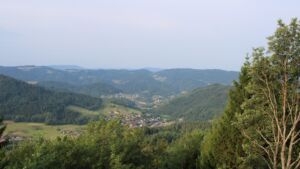 Dieses Bild zeigt eine Webcam-Aufnahme vom Achertal, aufgenommen am Mittwoch, den 15.07.2026 um 07:50 Uhr. Die Temperatur betrug 23.8°C.