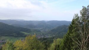 Dieses Bild zeigt eine Webcam-Aufnahme vom Achertal, aufgenommen am Montag, den 26.10.2026 um 09:30 Uhr. Die Temperatur betrug 5.8°C.