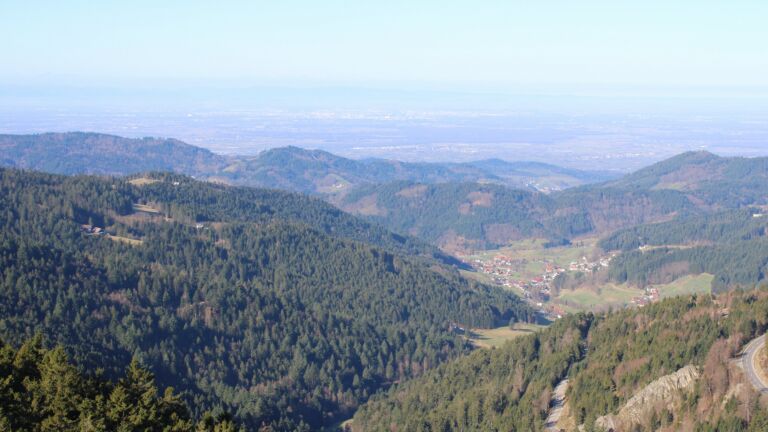 Dieses Bild zeigt eine Webcam-Aufnahme vom Achertal, aufgenommen am Montag, den 02.03.2026 um 10:00 Uhr. Die Temperatur betrug 8.9°C.