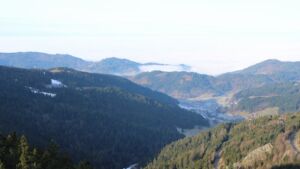 Dieses Bild zeigt eine Webcam-Aufnahme vom Achertal, aufgenommen am Donnerstag, den 22.01.2026 um 10:10 Uhr. Die Temperatur betrug 5.9°C.