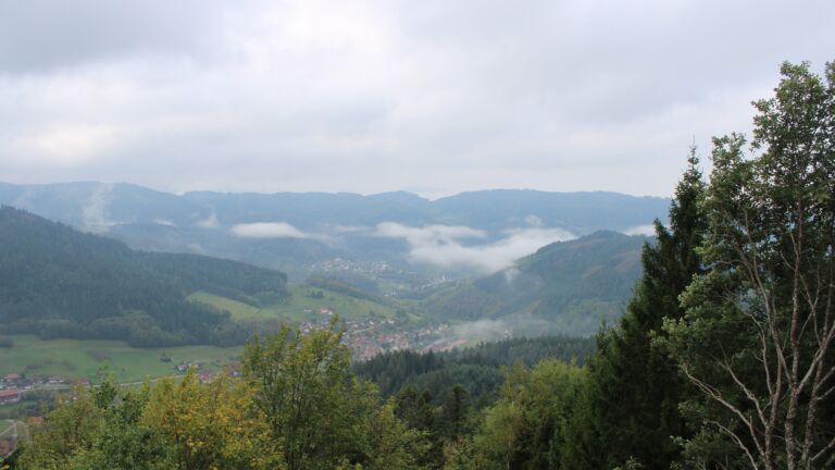 Dieses Bild zeigt eine Webcam-Aufnahme vom Achertal, aufgenommen am Montag, den 19.10.2026 um 10:20 Uhr. Die Temperatur betrug 9.9°C.