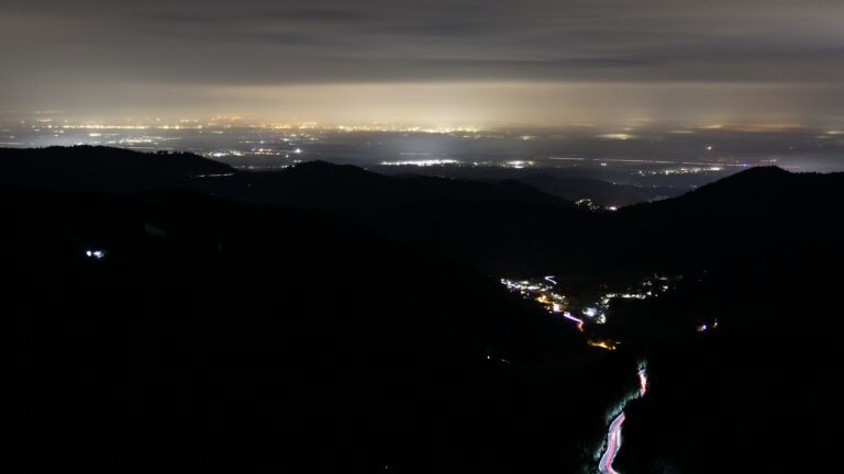 Dieses Bild zeigt eine Webcam-Aufnahme vom Achertal, aufgenommen am Dienstag, den 10.02.2026 um 06:00 Uhr. Die Temperatur betrug 3.2°C.