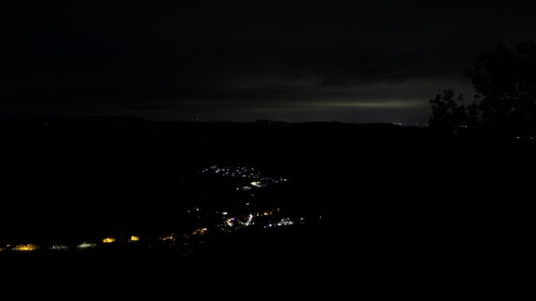 Dieses Bild zeigt eine Webcam-Aufnahme vom Achertal, aufgenommen am Mittwoch, den 19.08.2026 um 05:10 Uhr. Die Temperatur betrug 16.2°C.