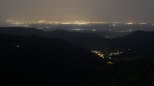 Dieses Bild zeigt eine Webcam-Aufnahme vom Achertal, aufgenommen am Samstag, den 14.06.2025 um 03:20 Uhr. Die Temperatur betrug 23.3°C.