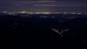 Dieses Bild zeigt eine Webcam-Aufnahme vom Achertal, aufgenommen am Freitag, den 03.04.2026 um 20:50 Uhr. Die Temperatur betrug 5.2°C.