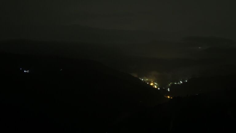 Dieses Bild zeigt eine Webcam-Aufnahme vom Achertal, aufgenommen am Montag, den 28.07.2025 um 00:00 Uhr. Die Temperatur betrug 10.1°C.