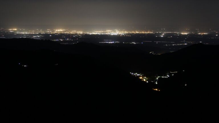 Dieses Bild zeigt eine Webcam-Aufnahme vom Achertal, aufgenommen am Freitag, den 02.05.2025 um 03:00 Uhr. Die Temperatur betrug 17.6°C.