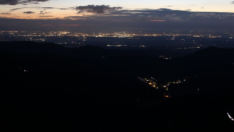 Dieses Bild zeigt eine Webcam-Aufnahme vom Achertal, aufgenommen am Mittwoch, den 10.09.2025 um 20:50 Uhr. Die Temperatur betrug 12.8°C.