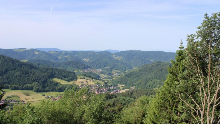 Dieses Bild zeigt eine Webcam-Aufnahme vom Achertal, aufgenommen am Samstag, den 30.05.2026 um 09:40 Uhr. Die Temperatur betrug 25.8°C.