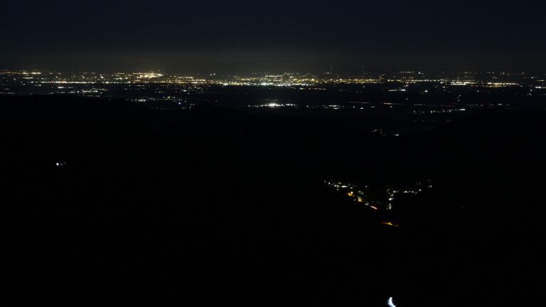 Dieses Bild zeigt eine Webcam-Aufnahme vom Achertal, aufgenommen am Dienstag, den 07.04.2026 um 05:40 Uhr. Die Temperatur betrug 6.4°C.