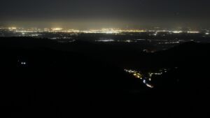 Dieses Bild zeigt eine Webcam-Aufnahme vom Achertal, aufgenommen am Donnerstag, den 23.04.2026 um 04:20 Uhr. Die Temperatur betrug 4.3°C.