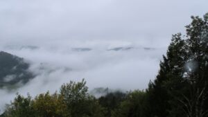 Dieses Bild zeigt eine Webcam-Aufnahme vom Achertal, aufgenommen am Sonntag, den 18.10.2026 um 12:10 Uhr. Die Temperatur betrug 7.3°C.