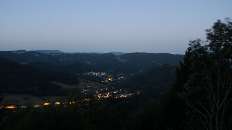 Dieses Bild zeigt eine Webcam-Aufnahme vom Achertal, aufgenommen am Freitag, den 14.08.2026 um 05:30 Uhr. Die Temperatur betrug 25.5°C.