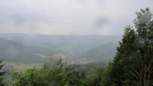 Dieses Bild zeigt eine Webcam-Aufnahme vom Achertal, aufgenommen am Sonntag, den 31.05.2026 um 15:10 Uhr. Die Temperatur betrug 16.9°C.