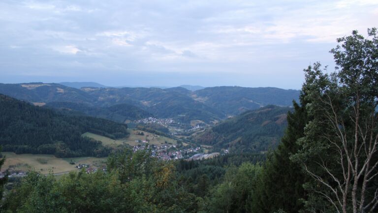 Dieses Bild zeigt eine Webcam-Aufnahme vom Achertal, aufgenommen am Freitag, den 21.08.2026 um 06:40 Uhr. Die Temperatur betrug 15.5°C.