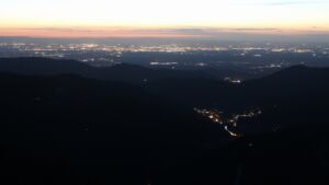 Dieses Bild zeigt eine Webcam-Aufnahme vom Achertal, aufgenommen am Donnerstag, den 12.03.2026 um 19:20 Uhr. Die Temperatur betrug 4.1°C.