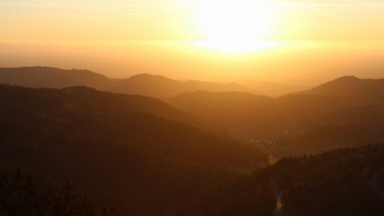 Dieses Bild zeigt eine Webcam-Aufnahme vom Achertal, aufgenommen am Dienstag, den 07.04.2026 um 19:50 Uhr. Die Temperatur betrug 11.9°C.