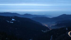 Dieses Bild zeigt eine Webcam-Aufnahme vom Achertal, aufgenommen am Samstag, den 31.01.2026 um 18:00 Uhr. Die Temperatur betrug 4.8°C.