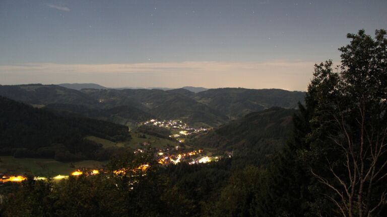 Dieses Bild zeigt eine Webcam-Aufnahme vom Achertal, aufgenommen am Mittwoch, den 30.09.2026 um 02:30 Uhr. Die Temperatur betrug 21.1°C.