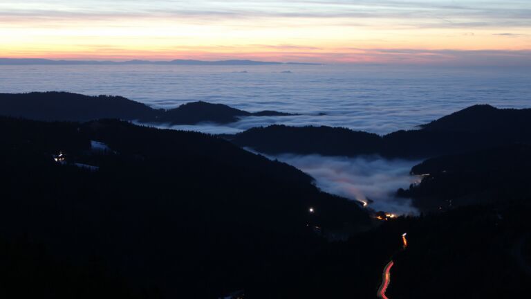 Dieses Bild zeigt eine Webcam-Aufnahme vom Achertal, aufgenommen am Mittwoch, den 21.01.2026 um 18:00 Uhr. Die Temperatur betrug 4°C.