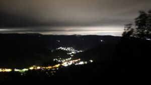 Dieses Bild zeigt eine Webcam-Aufnahme vom Achertal, aufgenommen am Freitag, den 09.10.2026 um 23:00 Uhr. Die Temperatur betrug 7.9°C.