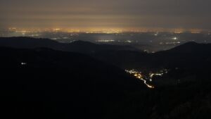 Dieses Bild zeigt eine Webcam-Aufnahme vom Achertal, aufgenommen am Sonntag, den 08.03.2026 um 02:00 Uhr. Die Temperatur betrug 9.5°C.