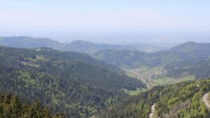 Dieses Bild zeigt eine Webcam-Aufnahme vom Achertal, aufgenommen am Mittwoch, den 29.04.2026 um 13:30 Uhr. Die Temperatur betrug 12.5°C.