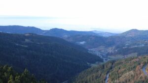 Dieses Bild zeigt eine Webcam-Aufnahme vom Achertal, aufgenommen am Donnerstag, den 11.12.2025 um 11:10 Uhr. Die Temperatur betrug 5.8°C.