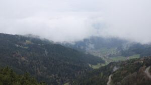 Dieses Bild zeigt eine Webcam-Aufnahme vom Achertal, aufgenommen am Sonntag, den 12.04.2026 um 11:40 Uhr. Die Temperatur betrug 2.3°C.