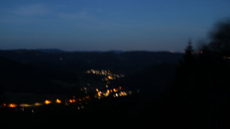 Dieses Bild zeigt eine Webcam-Aufnahme vom Achertal, aufgenommen am Montag, den 13.07.2026 um 04:30 Uhr. Die Temperatur betrug 21.1°C.
