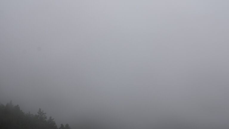 Dieses Bild zeigt eine Webcam-Aufnahme vom Achertal, aufgenommen am Sonntag, den 08.06.2025 um 10:20 Uhr. Die Temperatur betrug 7.6°C.