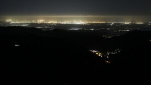 Dieses Bild zeigt eine Webcam-Aufnahme vom Achertal, aufgenommen am Dienstag, den 18.11.2025 um 02:00 Uhr. Die Temperatur betrug -3.8°C.