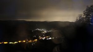 Dieses Bild zeigt eine Webcam-Aufnahme vom Achertal, aufgenommen am Freitag, den 12.06.2026 um 02:50 Uhr. Die Temperatur betrug 8.5°C.