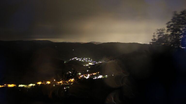 Dieses Bild zeigt eine Webcam-Aufnahme vom Achertal, aufgenommen am Freitag, den 12.06.2026 um 02:50 Uhr. Die Temperatur betrug 8.5°C.