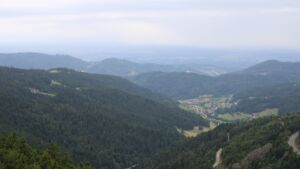 Dieses Bild zeigt eine Webcam-Aufnahme vom Achertal, aufgenommen am Mittwoch, den 16.07.2025 um 11:30 Uhr. Die Temperatur betrug 13.3°C.