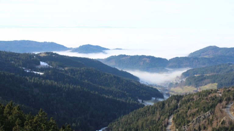 Dieses Bild zeigt eine Webcam-Aufnahme vom Achertal, aufgenommen am Mittwoch, den 21.01.2026 um 13:20 Uhr. Die Temperatur betrug 8.8°C.