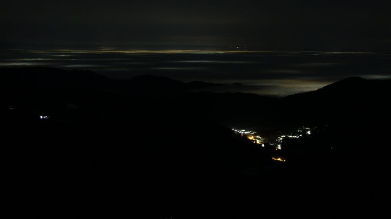 Dieses Bild zeigt eine Webcam-Aufnahme vom Achertal, aufgenommen am Mittwoch, den 21.01.2026 um 02:50 Uhr. Die Temperatur betrug 5.9°C.