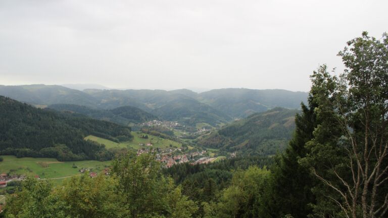 Dieses Bild zeigt eine Webcam-Aufnahme vom Achertal, aufgenommen am Freitag, den 18.09.2026 um 10:10 Uhr. Die Temperatur betrug 12.3°C.