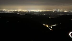 Dieses Bild zeigt eine Webcam-Aufnahme vom Achertal, aufgenommen am Montag, den 06.04.2026 um 21:40 Uhr. Die Temperatur betrug 9°C.