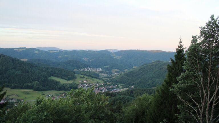 Dieses Bild zeigt eine Webcam-Aufnahme vom Achertal, aufgenommen am Dienstag, den 21.07.2026 um 06:10 Uhr. Die Temperatur betrug 11.3°C.