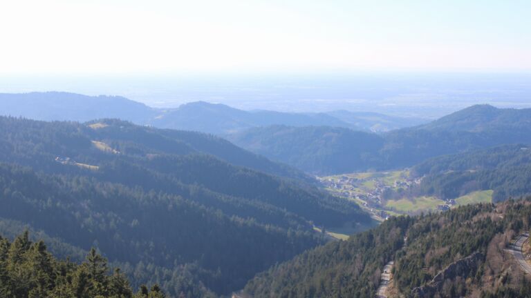 Dieses Bild zeigt eine Webcam-Aufnahme vom Achertal, aufgenommen am Montag, den 02.03.2026 um 15:40 Uhr. Die Temperatur betrug 10.9°C.