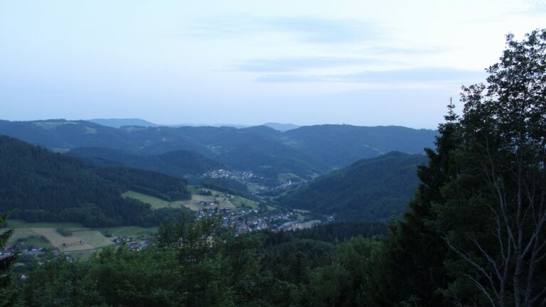 Dieses Bild zeigt eine Webcam-Aufnahme vom Achertal, aufgenommen am Samstag, den 30.05.2026 um 21:30 Uhr. Die Temperatur betrug 23.4°C.