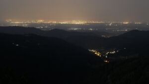 Dieses Bild zeigt eine Webcam-Aufnahme vom Achertal, aufgenommen am Samstag, den 14.06.2025 um 03:40 Uhr. Die Temperatur betrug 23.6°C.