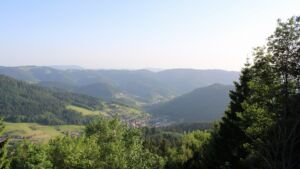 Dieses Bild zeigt eine Webcam-Aufnahme vom Achertal, aufgenommen am Montag, den 25.05.2026 um 19:20 Uhr. Die Temperatur betrug 28.8°C.