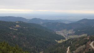 Dieses Bild zeigt eine Webcam-Aufnahme vom Achertal, aufgenommen am Mittwoch, den 10.12.2025 um 11:50 Uhr. Die Temperatur betrug 6.3°C.