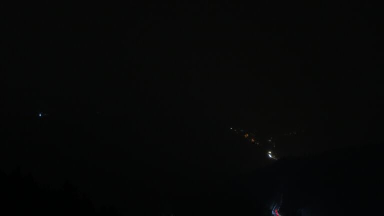 Dieses Bild zeigt eine Webcam-Aufnahme vom Achertal, aufgenommen am Mittwoch, den 19.11.2025 um 20:00 Uhr. Die Temperatur betrug -2.3°C.