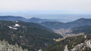 Dieses Bild zeigt eine Webcam-Aufnahme vom Achertal, aufgenommen am Dienstag, den 27.01.2026 um 14:30 Uhr. Die Temperatur betrug 5.7°C.