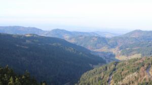 Dieses Bild zeigt eine Webcam-Aufnahme vom Achertal, aufgenommen am Freitag, den 12.12.2025 um 10:50 Uhr. Die Temperatur betrug 9.2°C.